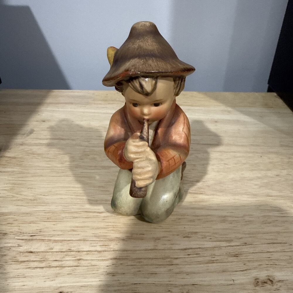 Goebel Hummel Kneeling Child Porcelain Figurine Hand Painted Multicolor Matte